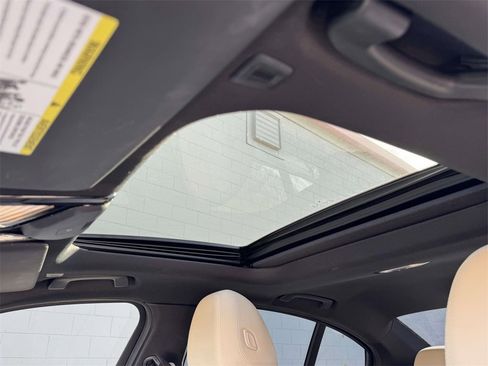 Used 2021 BMW 330i xDrive Sedan w/ Convenience Package image 20