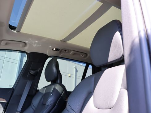 Used 2022 Volvo XC90 T6 Momentum w/ Advanced Package image 41