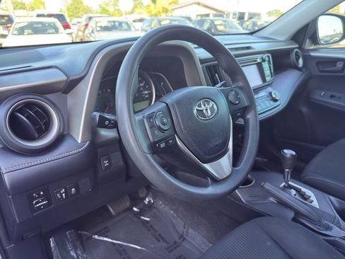 Used 2013 Toyota RAV4 XLE AWD/4WD image 15