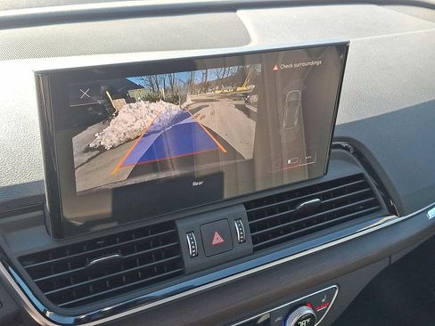 Certified 2024 Audi Q5 e Premium w/ Convenience Package image 15