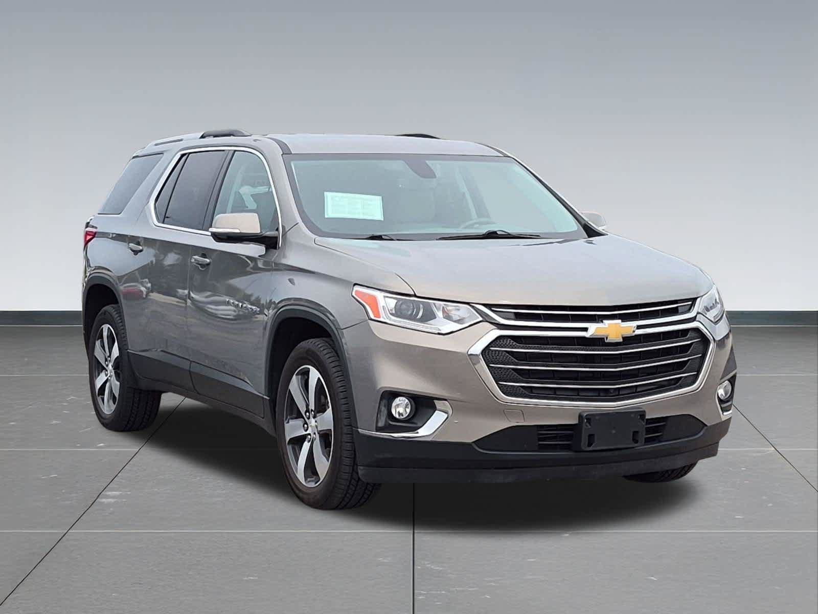 Used 2018 Chevrolet Traverse LT w/ LPO, Floor Liner Package FWD image 8