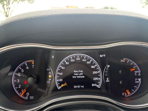 Used 2021 Jeep Grand Cherokee Laredo X AWD/4WD image 9