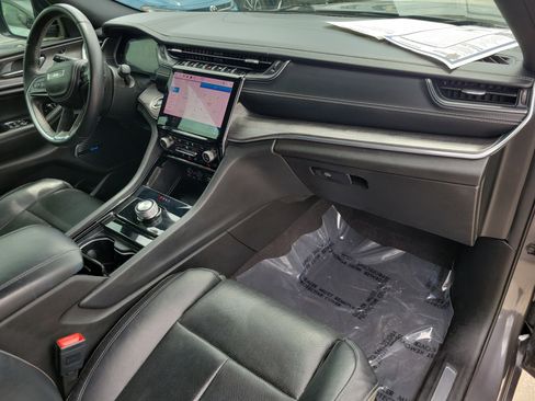 Used 2021 Jeep Grand Cherokee L Overland w/ Luxury Tech Group IV RWD image 11