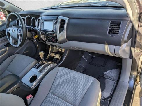 Used 2014 Toyota Tacoma PreRunner image 18