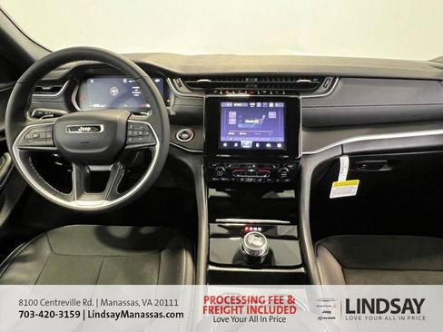 New 2025 Jeep Grand Cherokee Laredo image 16