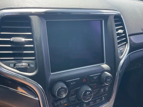 Used 2018 Jeep Grand Cherokee Trailhawk w/ Trailhawk Luxury Group AWD/4WD image 8