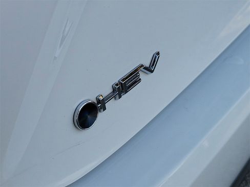 Used 2025 Toyota Camry LE image 7