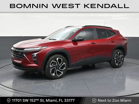 Used 2024 Chevrolet Trax RS FWD image 1