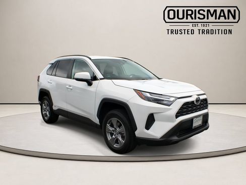 Used 2025 Toyota RAV4 XLE AWD/4WD image 1