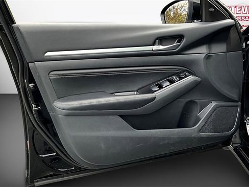 Used 2023 Nissan Altima 2.5 SL image 18