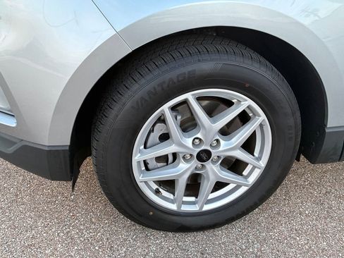 Used 2024 Ford Edge SEL image 9