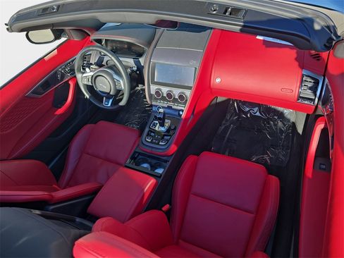 Certified 2022 Jaguar F-TYPE R image 9