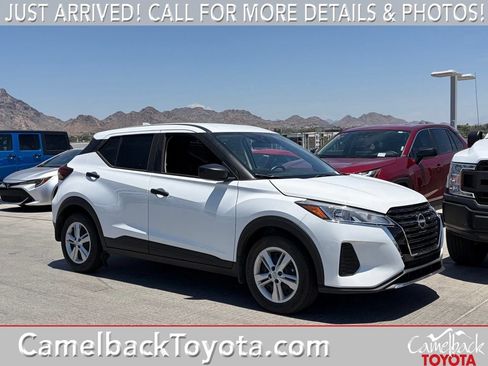 Used 2025 Nissan Kicks Play S FWD image 1