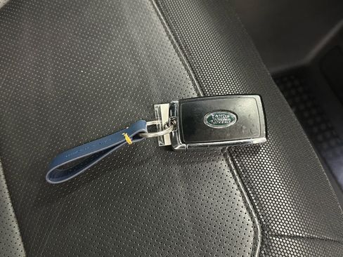 Used 2023 Land Rover Defender 110 X-Dynamic SE AWD/4WD image 42