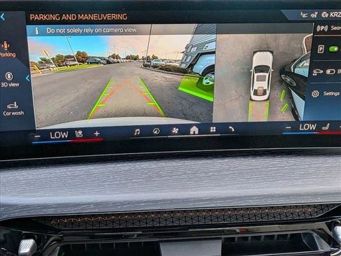 Used 2025 BMW 330i Sedan w/ M Sport Package image 12