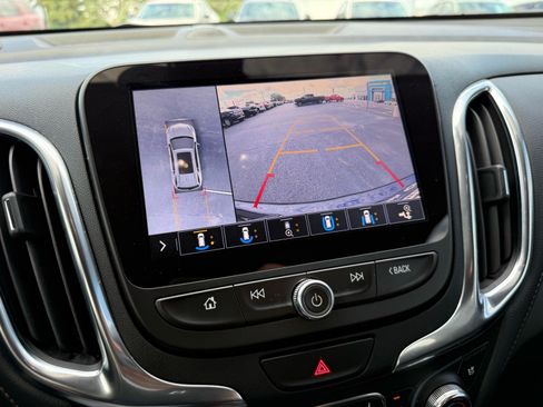 Used 2021 Chevrolet Equinox Premier FWD image 19
