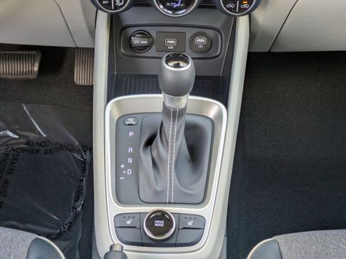 Used 2021 Hyundai Venue w/ Cargo Package image 14