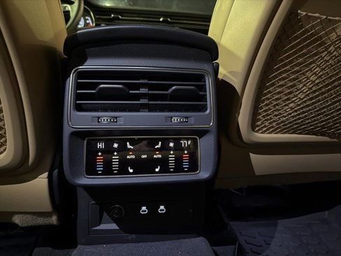 Used 2025 Audi Q7 3.0T Prestige image 25