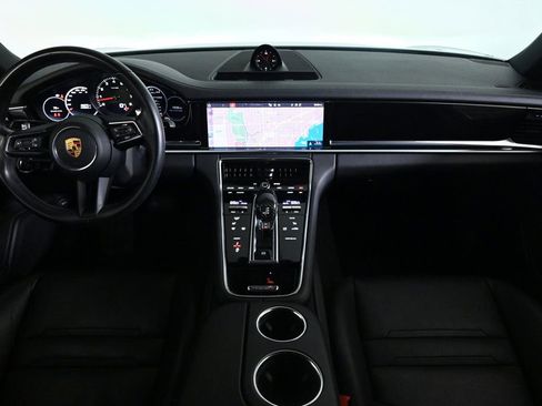 Certified 2021 Porsche Panamera image 11