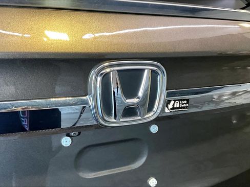 Used 2018 Honda Odyssey EX image 33