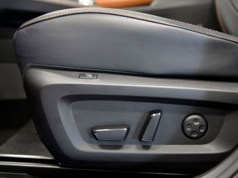 Used 2025 Mitsubishi Outlander SEL image 16