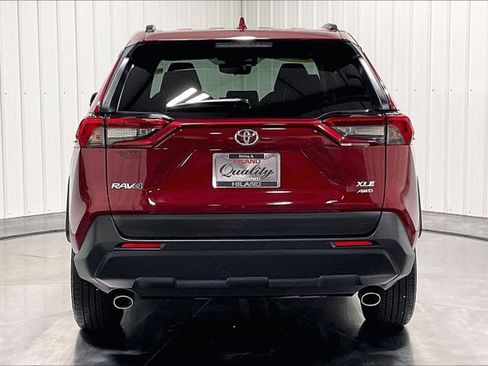 Used 2019 Toyota RAV4 XLE Premium w/ Cold Weather Package image 4