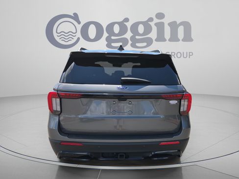 Used 2025 Ford Explorer ST-Line w/ Premium Package RWD image 4