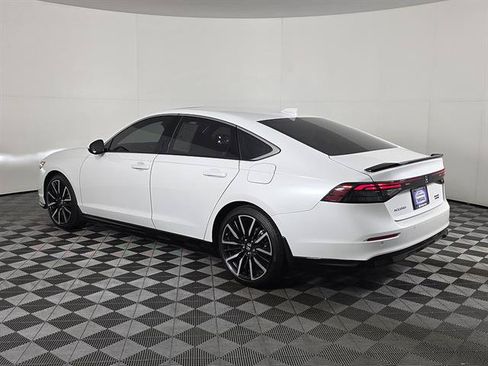 Used 2025 Honda Accord Touring image 7
