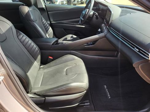Certified 2023 Hyundai Elantra Limited image 9