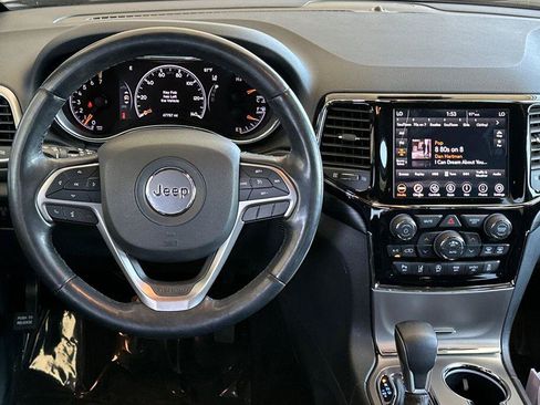 Used 2020 Jeep Grand Cherokee Altitude RWD image 14