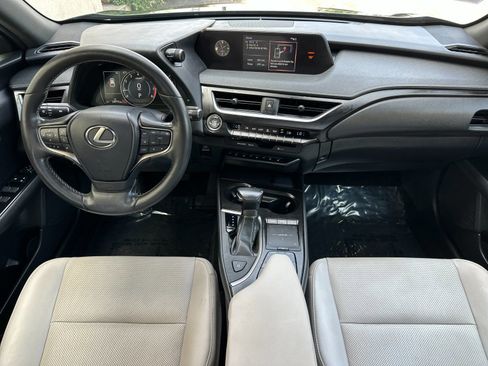 Used 2019 Lexus UX 200 w/ Premium Package image 15