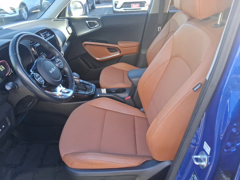 Certified 2024 Kia Soul EX w/ EX Designer Package FWD image 11