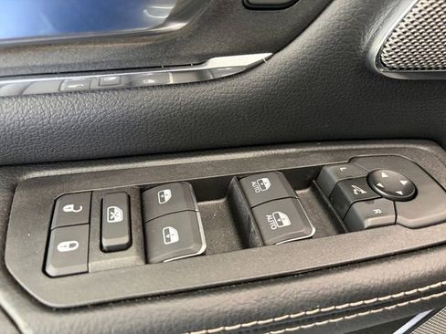 New 2026 RAM 1500 Laramie AWD/4WD image 17