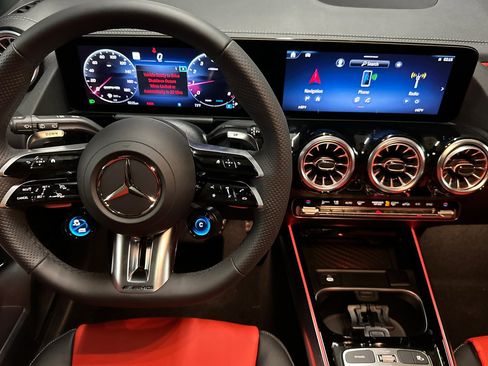 New 2025 Mercedes-Benz GLA 35 AMG 4MATIC image 26