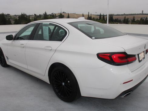 Used 2023 BMW 530i w/ Convenience Package RWD image 5