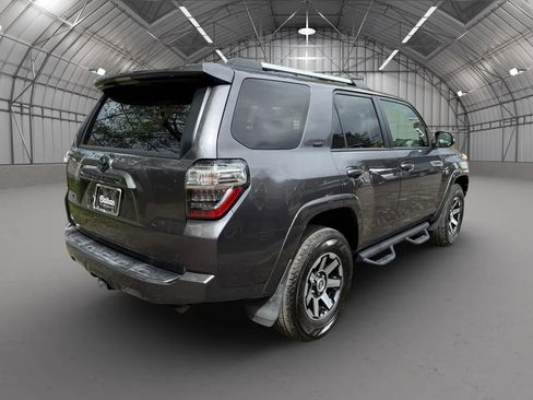 Used 2020 Toyota 4Runner SR5 Premium w/ Moonroof Package AWD/4WD image 5