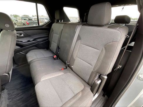 Used 2023 Chevrolet Traverse LT image 19
