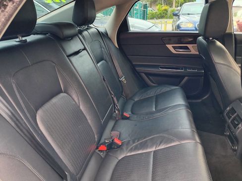 Used 2016 Jaguar XF Prestige image 41