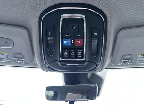 Used 2023 Jeep Grand Cherokee Limited w/ Luxury Tech Group II image 19