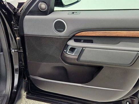Used 2018 Land Rover Discovery HSE AWD/4WD image 28
