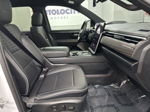 Used 2025 GMC Sierra EV Denali image 22