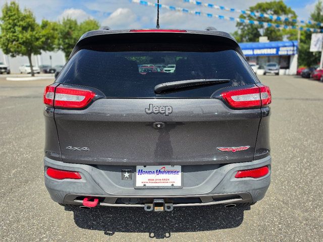 Used 2015 Jeep Cherokee Trailhawk w/ Cold Weather Group AWD/4WD image 5