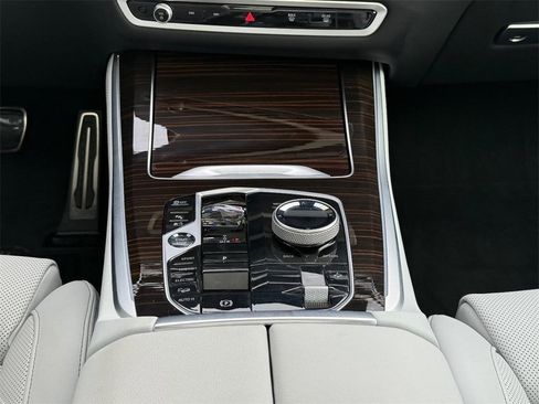 Used 2025 BMW X5 xDrive50e w/ Executive Package image 8