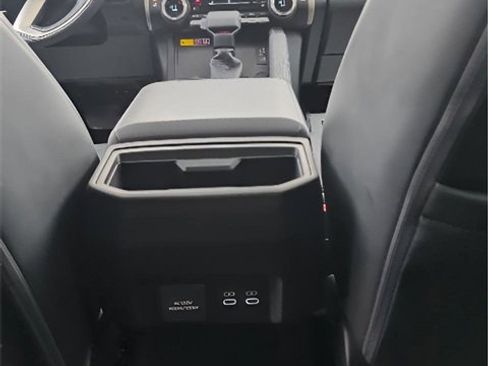 Used 2024 Toyota Tacoma TRD Off-Road image 31