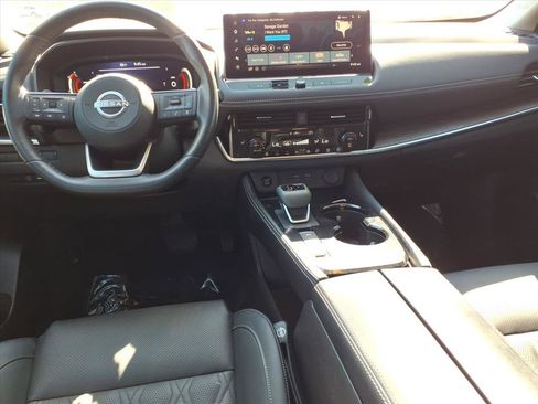 Used 2024 Nissan Rogue Platinum w/ Platinum Premium Package FWD image 9