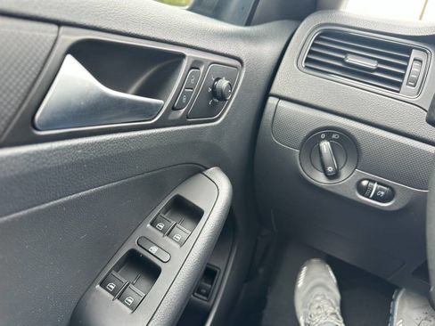 Used 2016 Volkswagen Jetta S FWD image 16