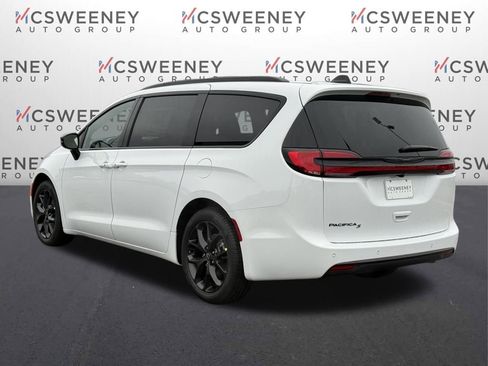 New 2026 Chrysler Pacifica Select w/ S Appearance Package image 3