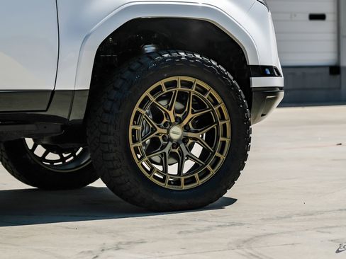 Used 2025 Lexus GX 550 w/ Accessory Package (2T) image 73