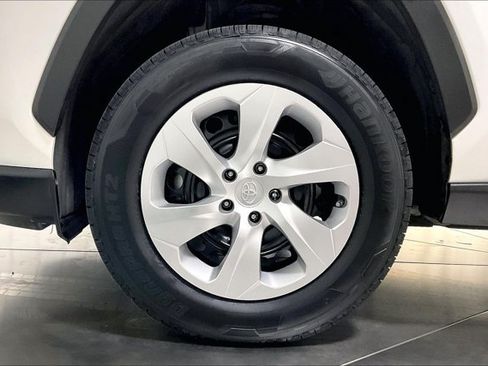 Certified 2025 Toyota RAV4 LE AWD/4WD image 10