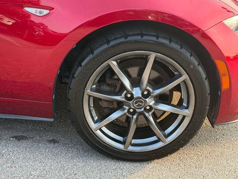 Used 2018 MAZDA MX-5 Miata RF Grand Touring RWD image 9